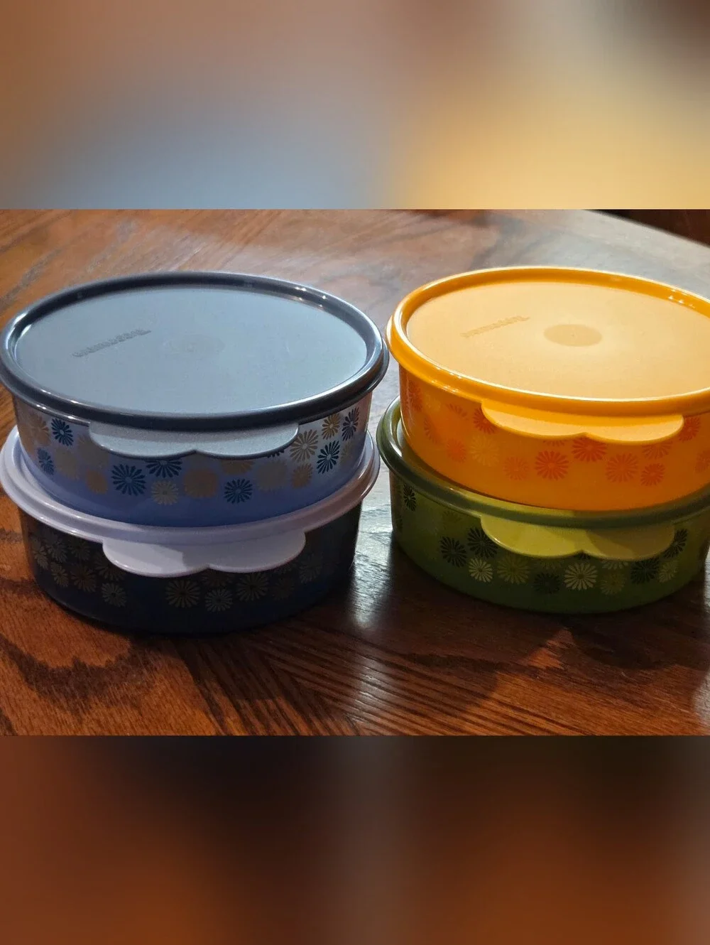 TUPPERWARE 3 CUP BIG WONDERS BOWLS/4